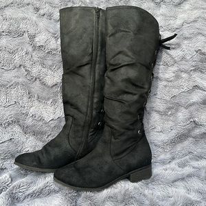 Black boots with lace up backs!